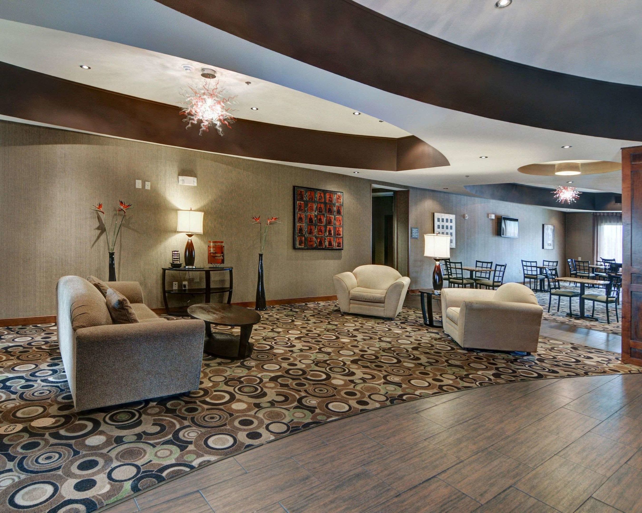 comfort suites near northeast mall