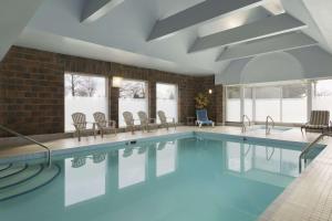 Travelodge By Wyndham Vancouver Airport,Near Aberdeen Centre,3 star