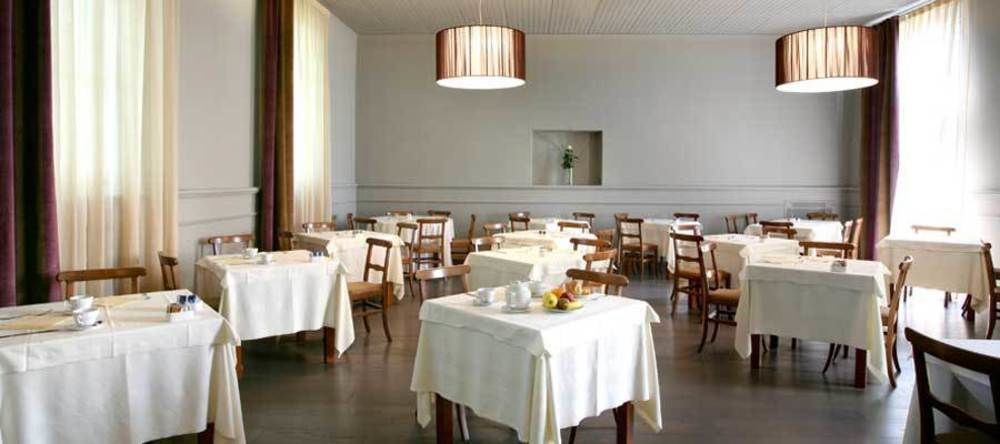 Hotel Castello Di Santa Vittoria,Borgo>>Alba,4 star