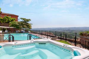 hotel castello di santa vittoria