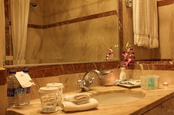 grand palace hotel