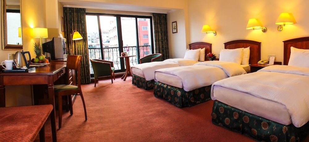grand palace hotel