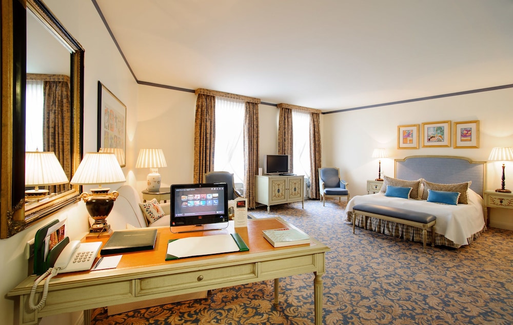 grand palace hotel