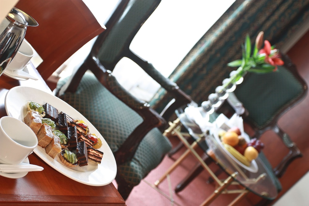 grand palace hotel