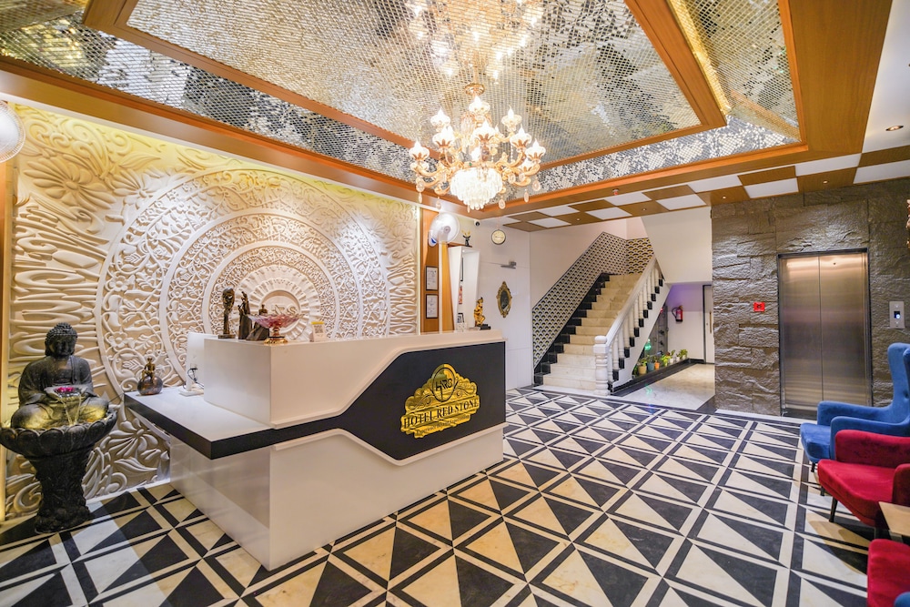 hotel red stone