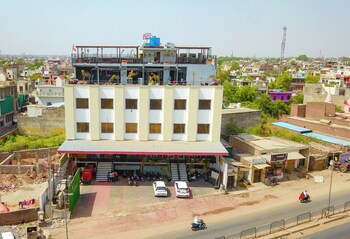 hotel red stone