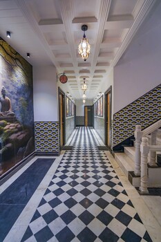 hotel red stone