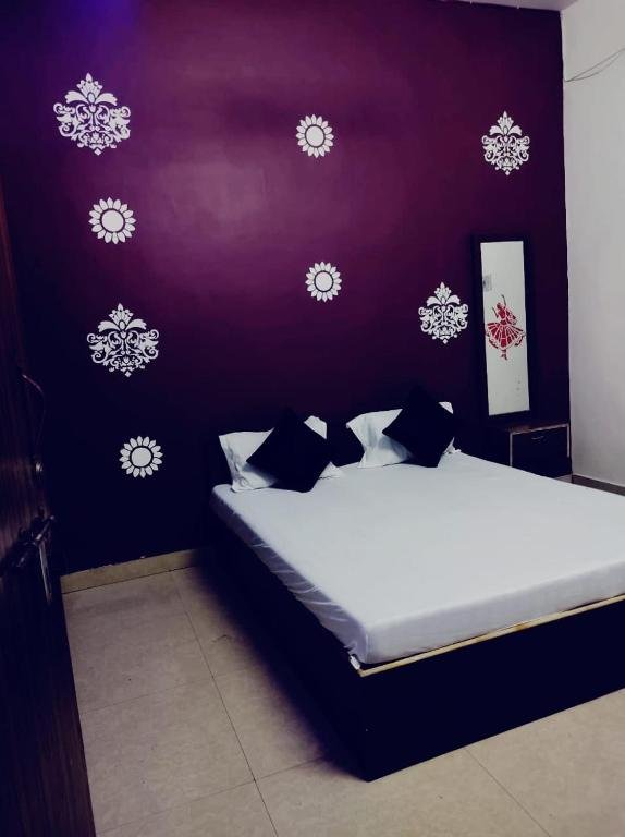 Hotel Red Stone,,2 star