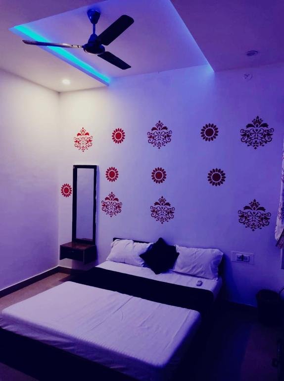 Hotel Red Stone,,2 star