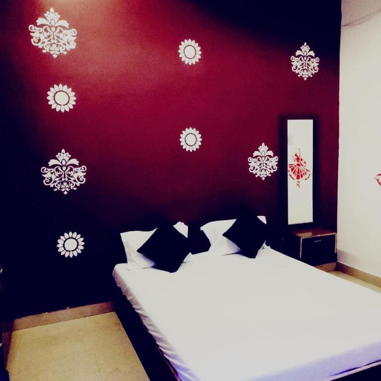 Hotel Red Stone,,2 star