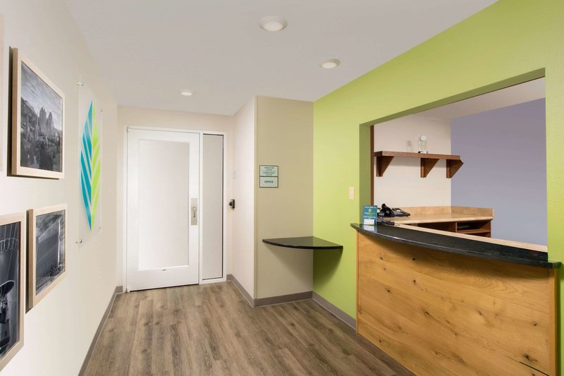 extended stay america select suites colorado springs airport