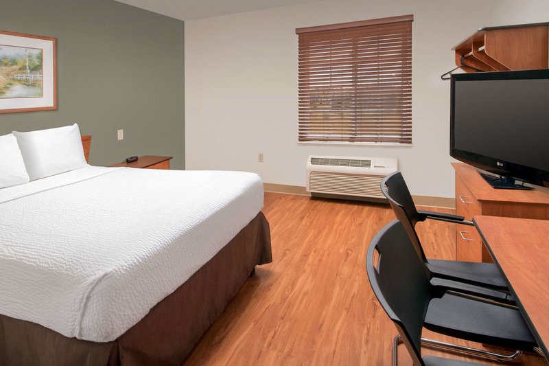 extended stay america select suites colorado springs airport