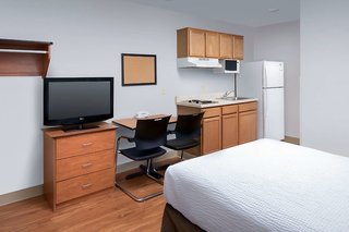 extended stay america select suites colorado springs airport
