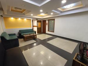 gt grande hotel near us consulate