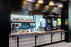 bandb hotel paris saint denis pleyel