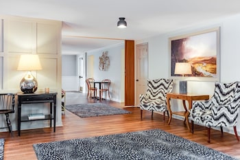 The Ellery,Northampton>>Hatfield,4 star