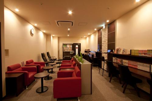 hearts capsule hotel and spa nakasu male only
