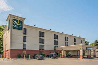 comfort inn and suites liverpool syracuse north