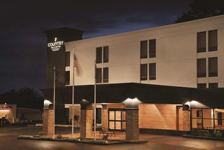 comfort inn and suites liverpool ny