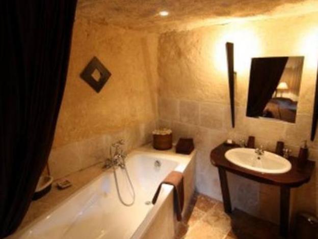 chateaux demeures hotels le cheval noir