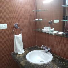 Hotel Akbari Continental,India>>Cuttack,3 star