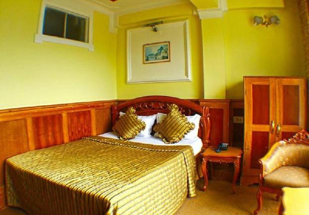 the new castle hotel