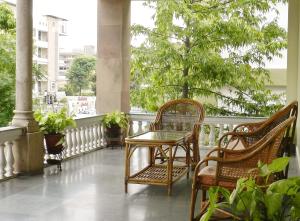 Tara Niwas,Bani Park,3 star