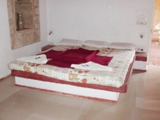 Jungle Lodge Maneland,Junagadh,2 star