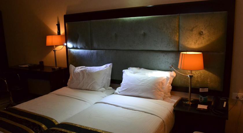 hotel spic n span