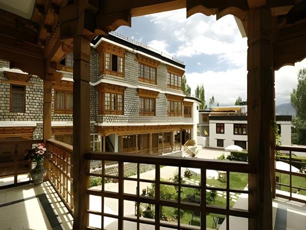 hotel spic n span