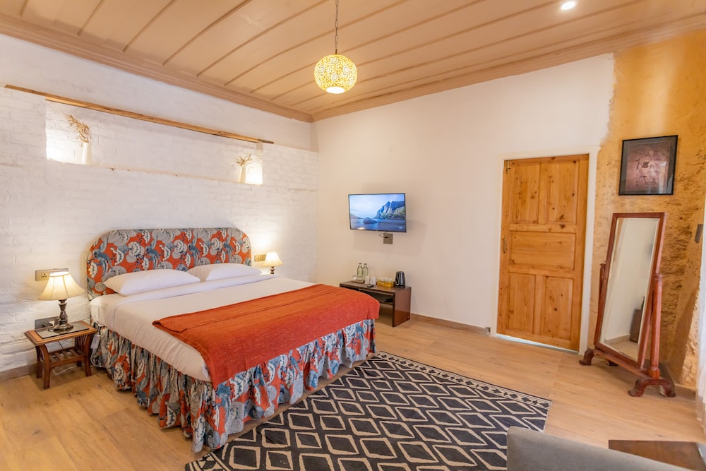 seclude shimla taraview