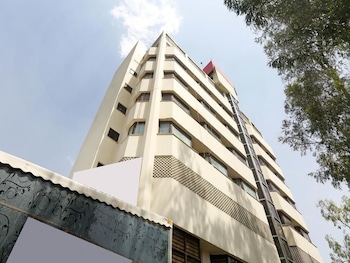 nirulas hotel