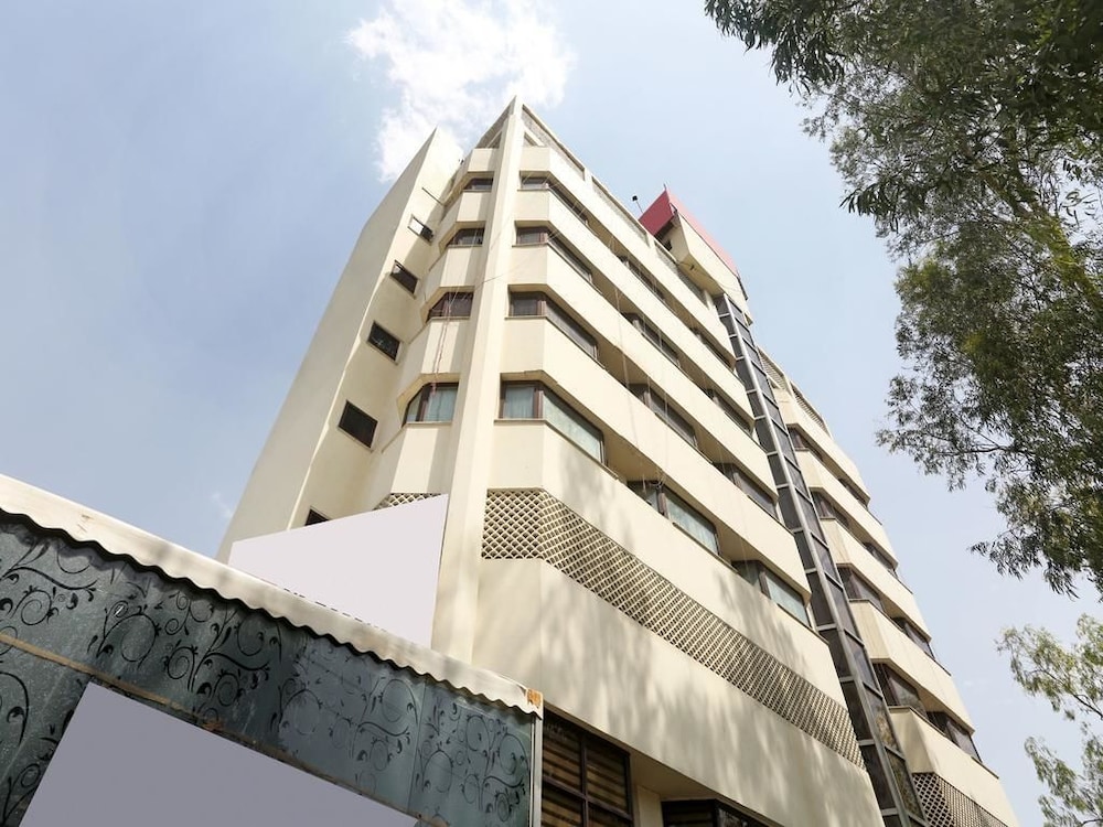 nirulas hotel
