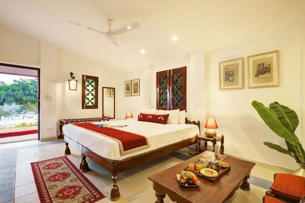 hotel bundelkhand riverside