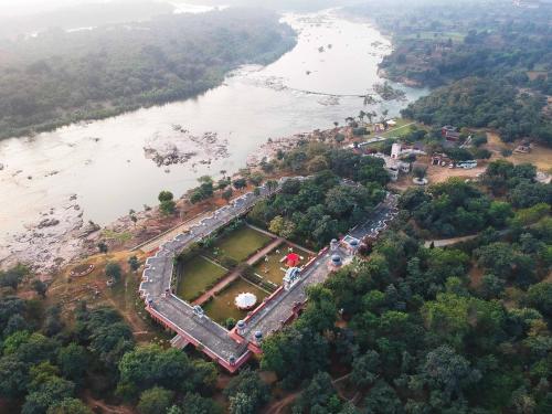 hotel bundelkhand riverside