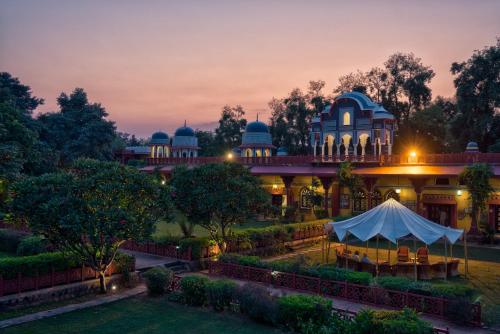 hotel bundelkhand riverside
