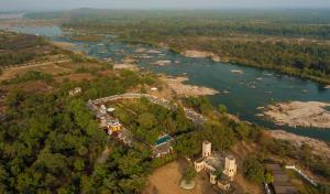hotel bundelkhand riverside