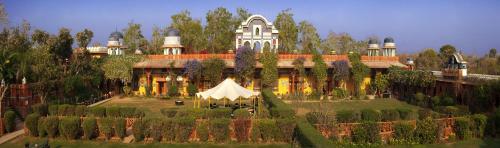 hotel bundelkhand riverside