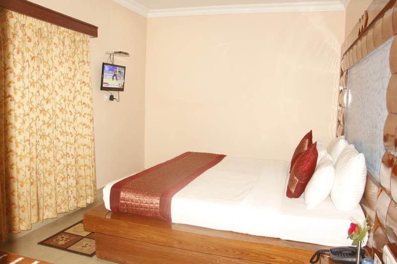 hotel vijoya international