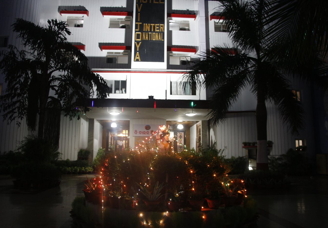 hotel vijoya international