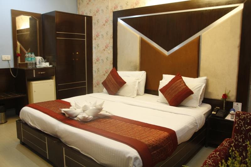 hotel vijoya international