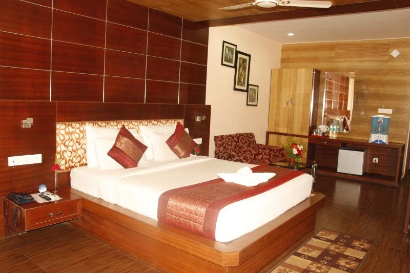 hotel vijoya international