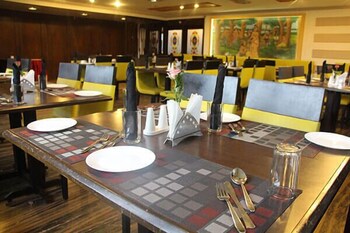 hotel vijoya international