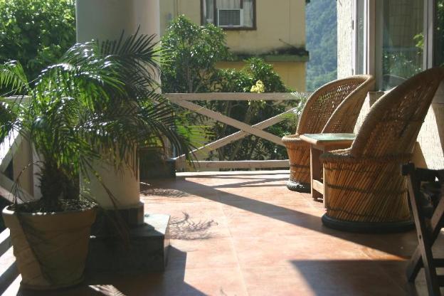 high bank peasants cottage