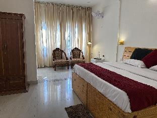 high bank peasants cottage