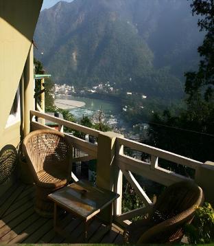 high bank peasants cottage