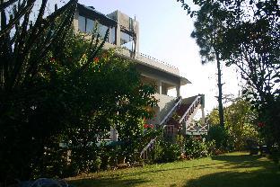 high bank peasants cottage