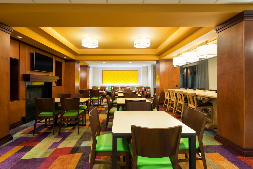fairfield inn and suites by marriott louisville downtown