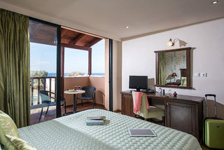 koutrakis suites by estia