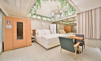 hotel february dongdaegu